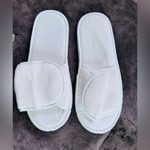 Batch of size 9 Slippers & Sandals - Picture 6 of 9